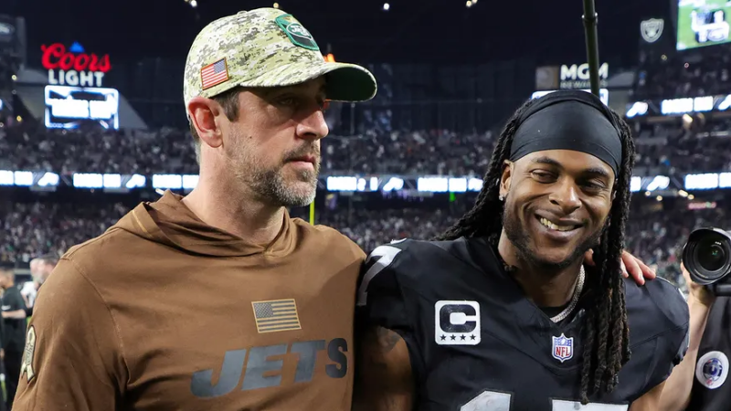 Davante Adams retrouve Aaron Rodgers chez les Jets