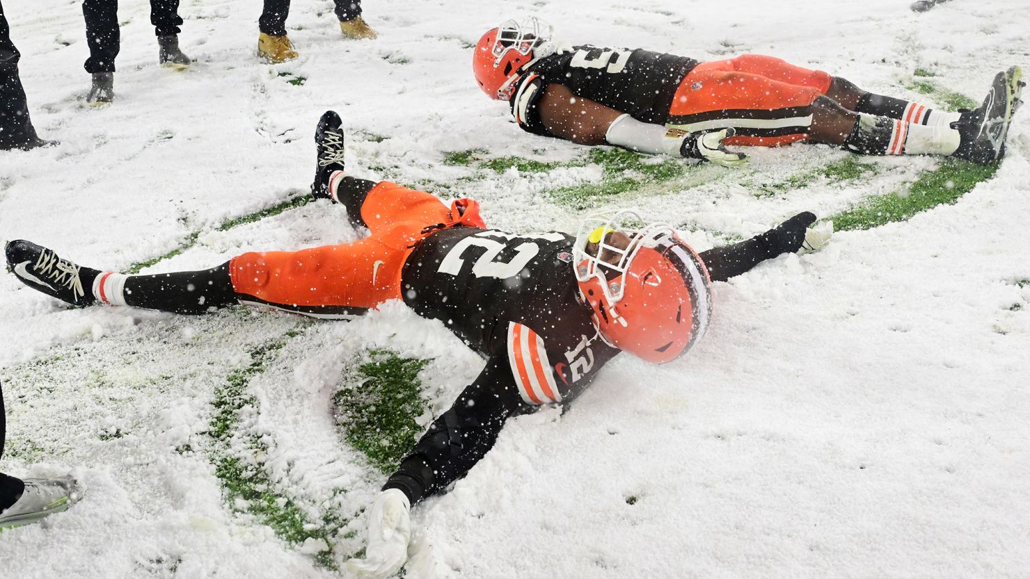 NFL, Week 12 – Les Browns bravent la neige et s’offrent les Steelers 