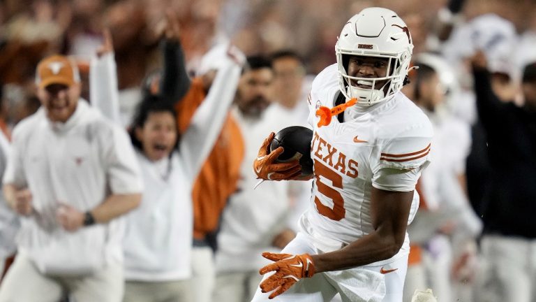 College Football, Week 14 - Texas vs Texas A&M